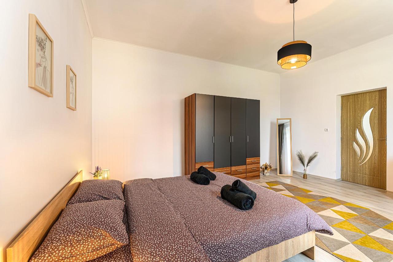Mountain Oasis Apartment Sinaia Ngoại thất bức ảnh